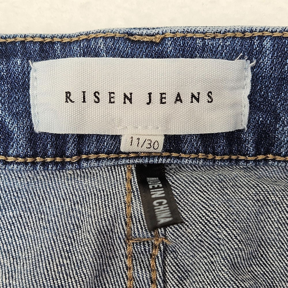 Risen High Rise Crop Wide Fray Hem Jeans Women's 11/30 Blue Denim - Picture 4 of 14